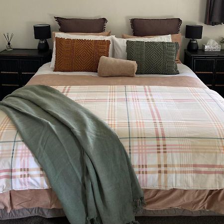 Glenie Cottage Bnb Guesthouse Тимару Экстерьер фото